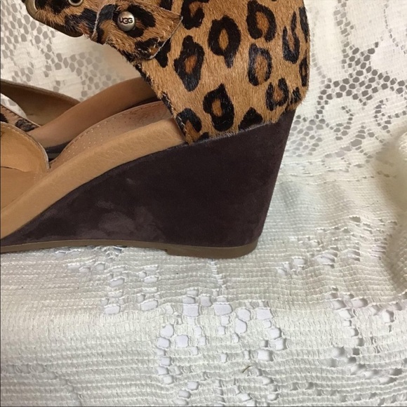 Ugg Char leopard sandals size 7 - Picture 2 of 7